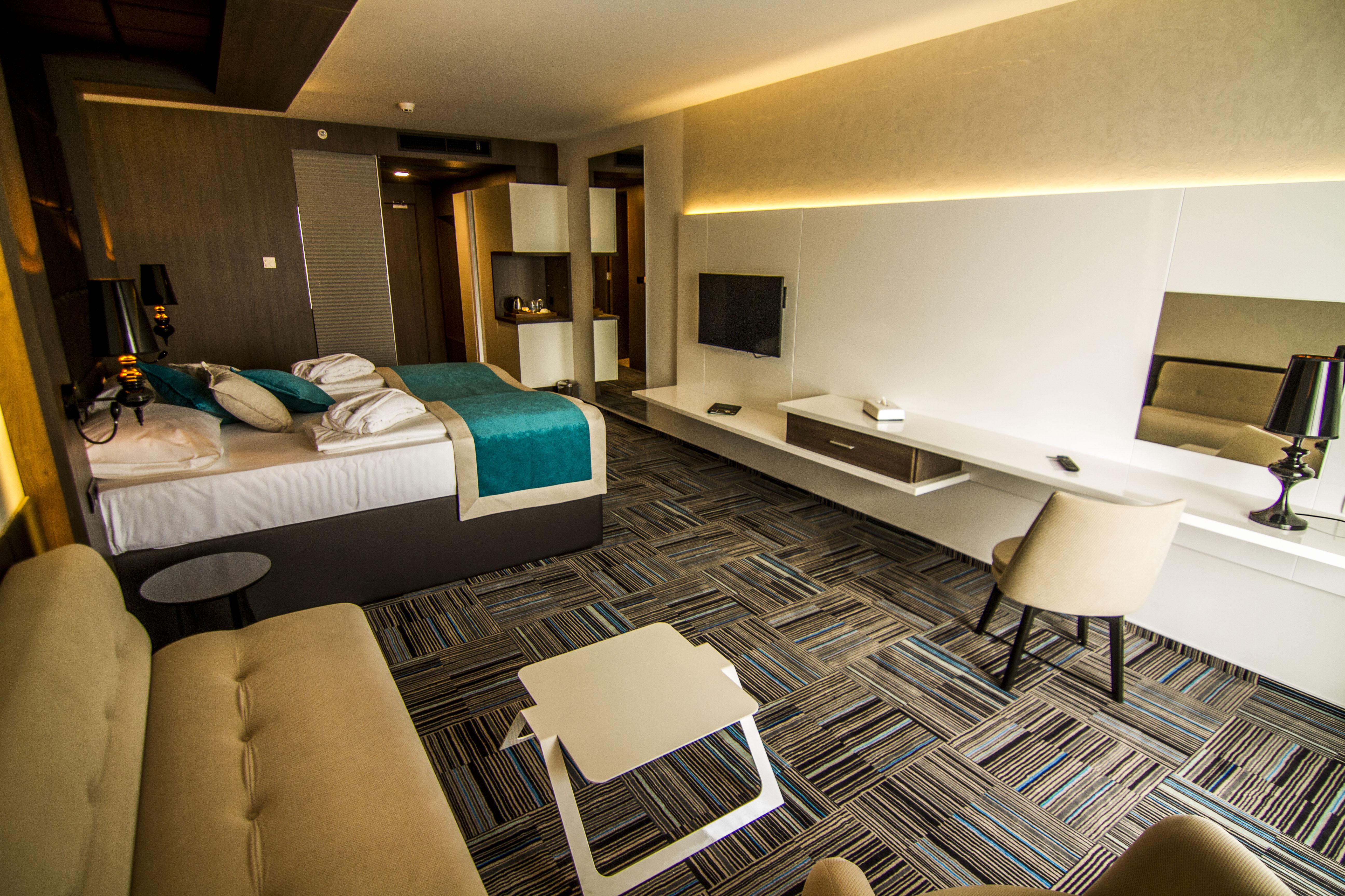 Hotel Hills Sarajevo Congress & Thermal Spa Resort Ilidža Εξωτερικό φωτογραφία A room at the hotel