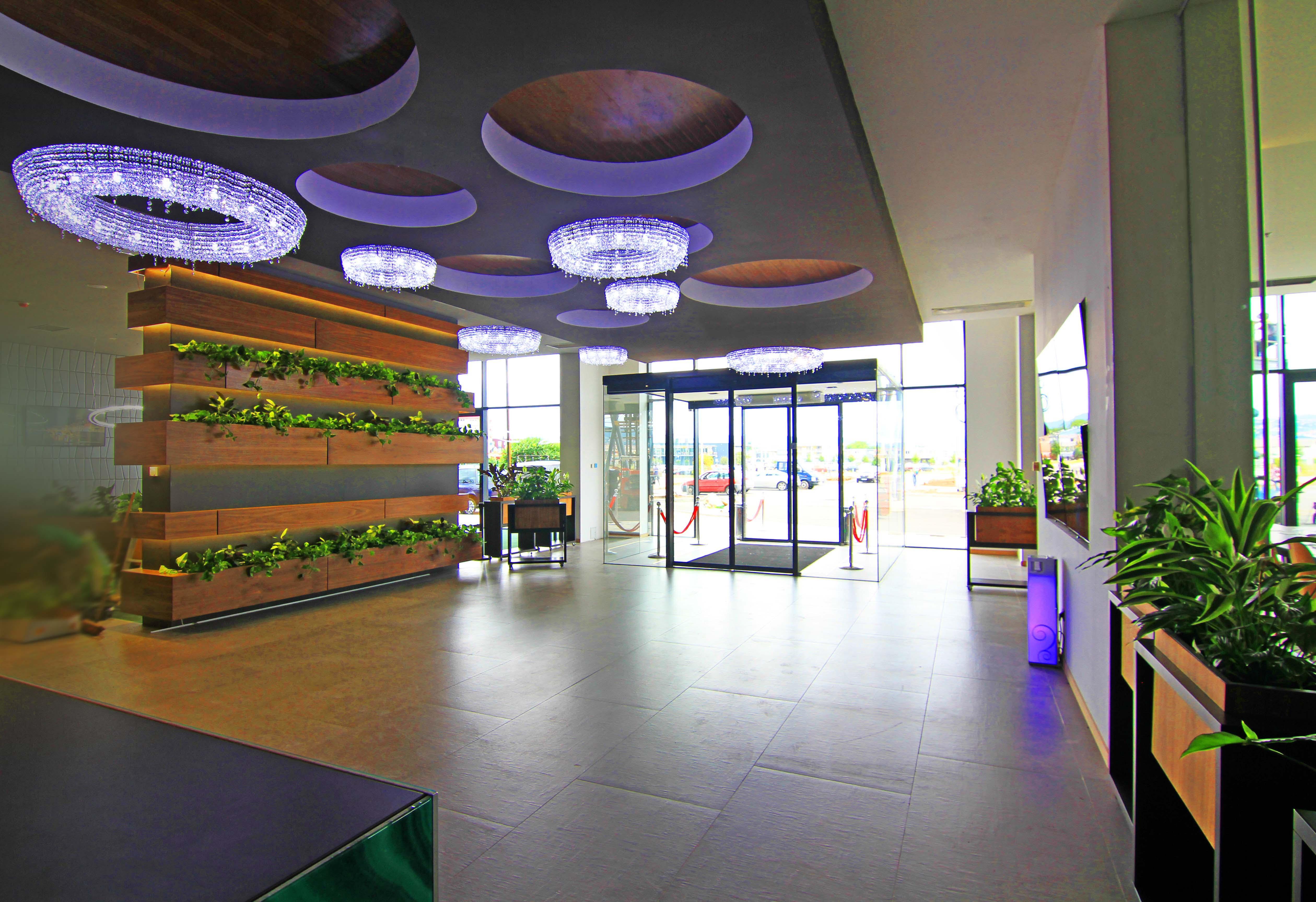 Hotel Hills Sarajevo Congress & Thermal Spa Resort Ilidža Εξωτερικό φωτογραφία Entrance to the terminal