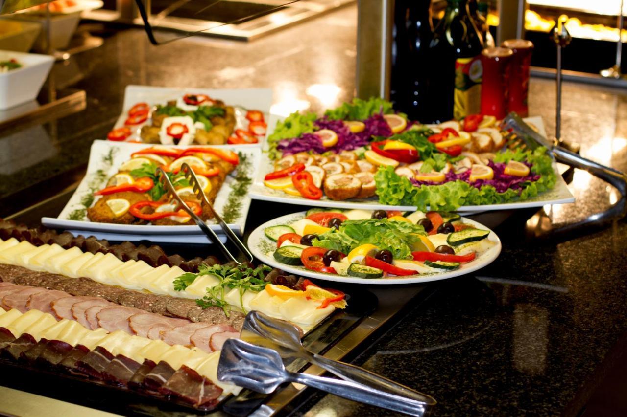 Hotel Hills Sarajevo Congress & Thermal Spa Resort Ilidža Εξωτερικό φωτογραφία A buffet