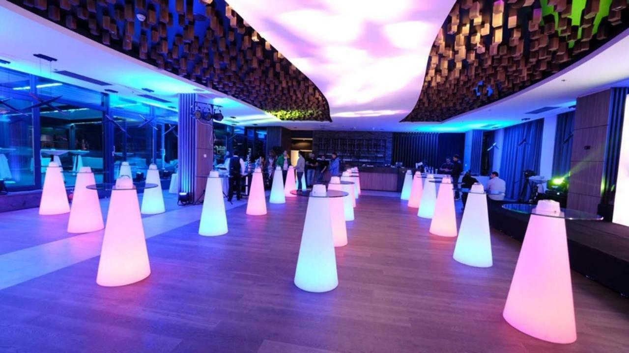 Hotel Hills Sarajevo Congress & Thermal Spa Resort Ilidža Εξωτερικό φωτογραφία Skyline Bar