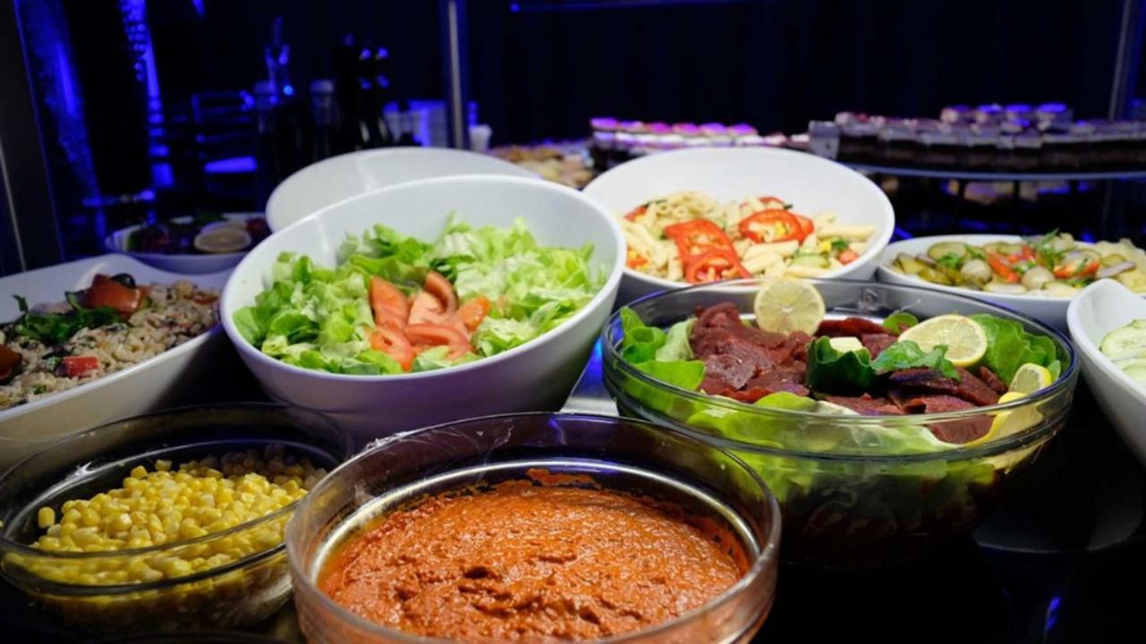 Hotel Hills Sarajevo Congress & Thermal Spa Resort Ilidža Εξωτερικό φωτογραφία A selection of salads