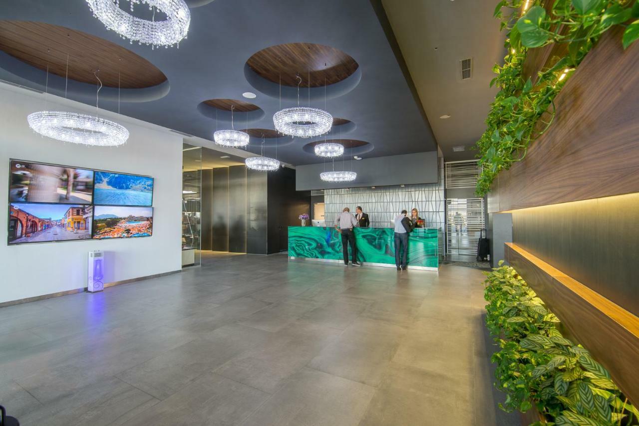 Hotel Hills Sarajevo Congress & Thermal Spa Resort Ilidža Εξωτερικό φωτογραφία The lobby of the hotel
